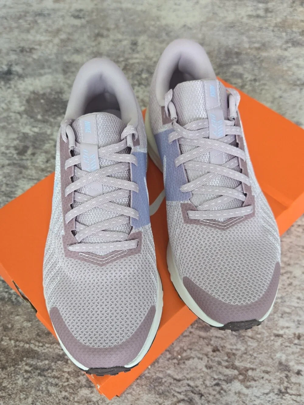 Nike Run Defy